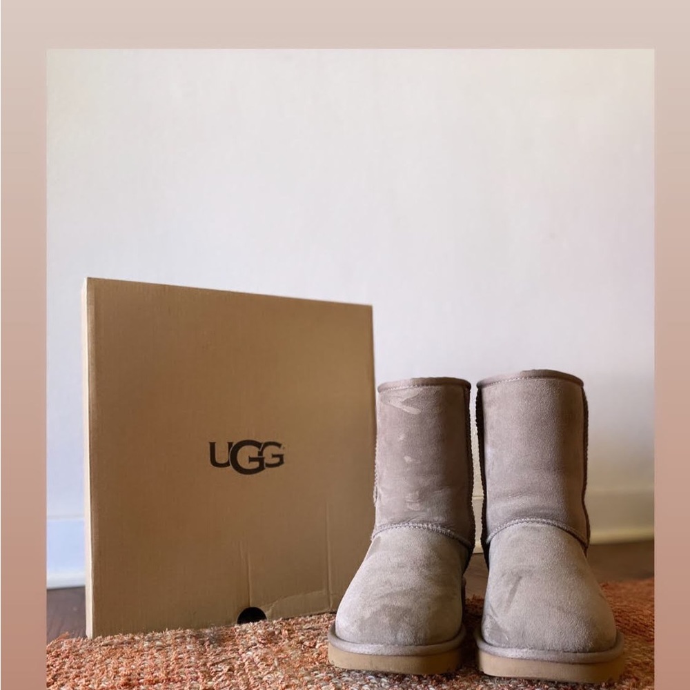 UGG Classic Short II